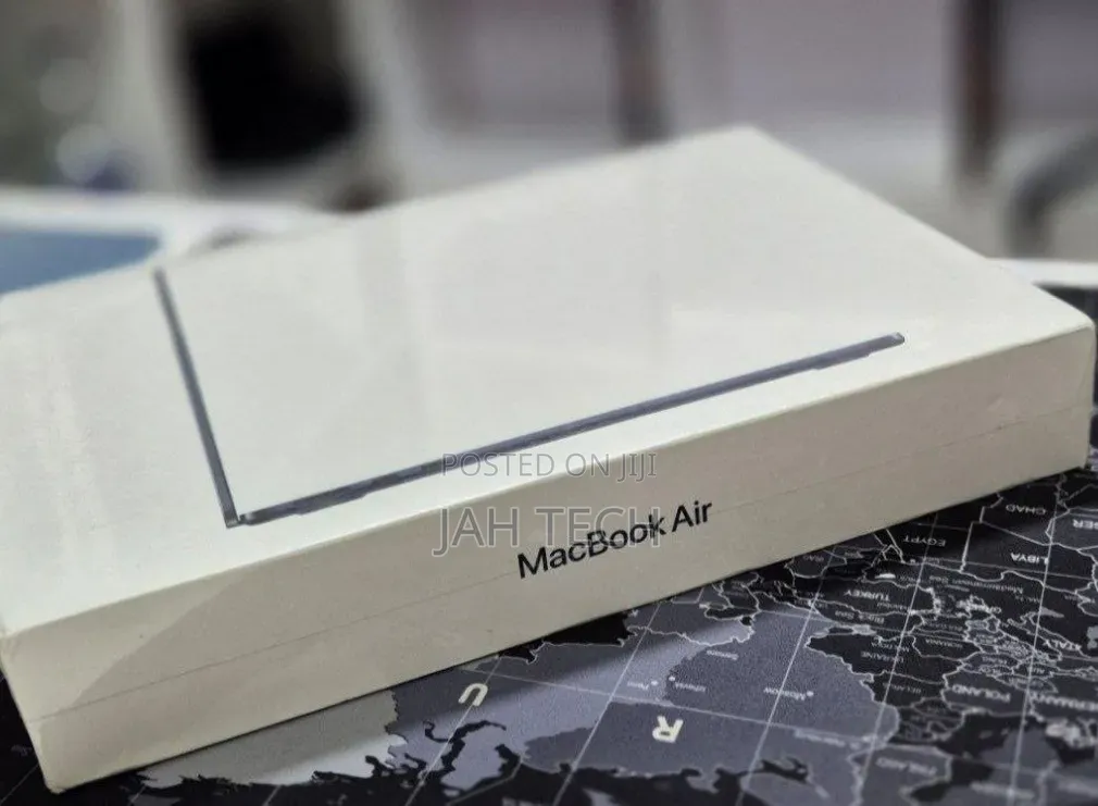 New Laptop Apple MacBook Air 2022 M2 8GB Apple M2 SSD 256GB