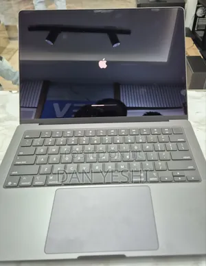 New Laptop Apple MacBook Pro 16GB Apple M5 SSD 1T