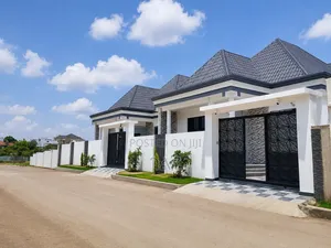 4bdrm Villa in የሚሸጥ ቪላ አያት ኮምፓውንድ, Bole for sale