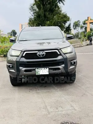 Toyota Hilux 2021 Beige