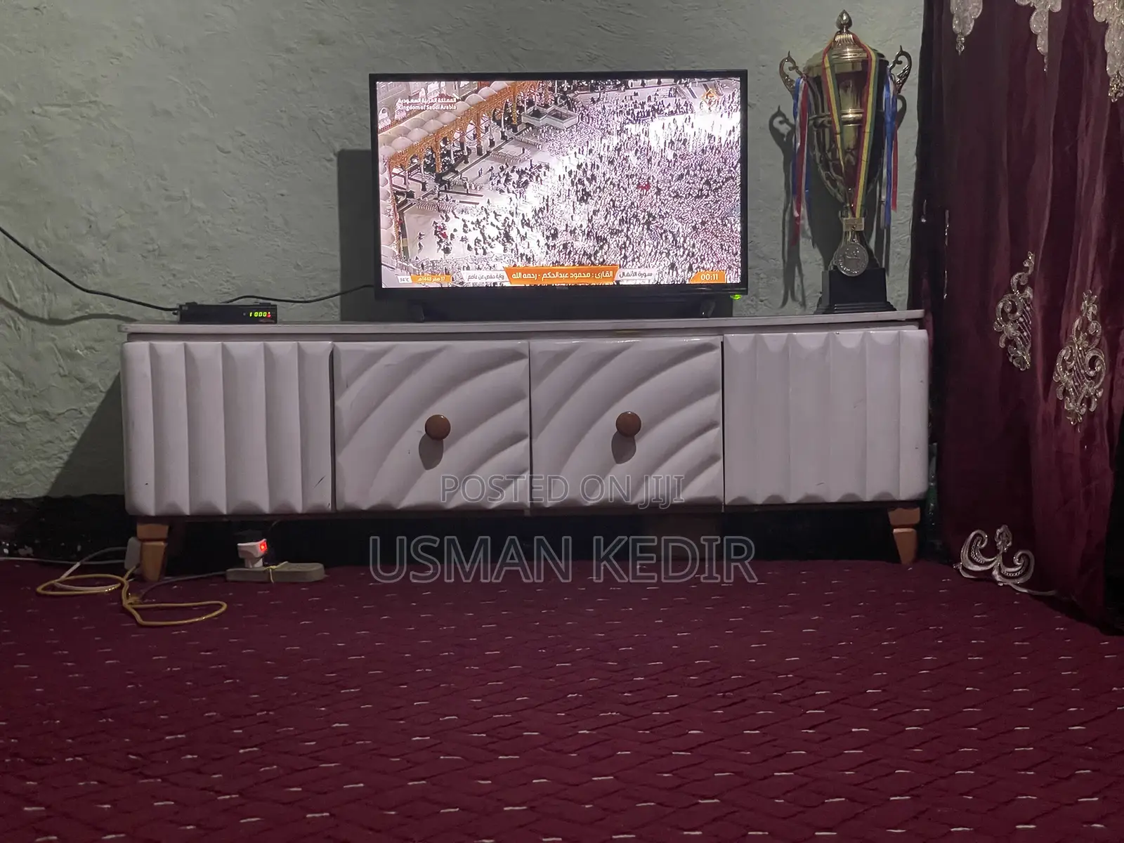 Vision 32' TV, Reciever, Stand