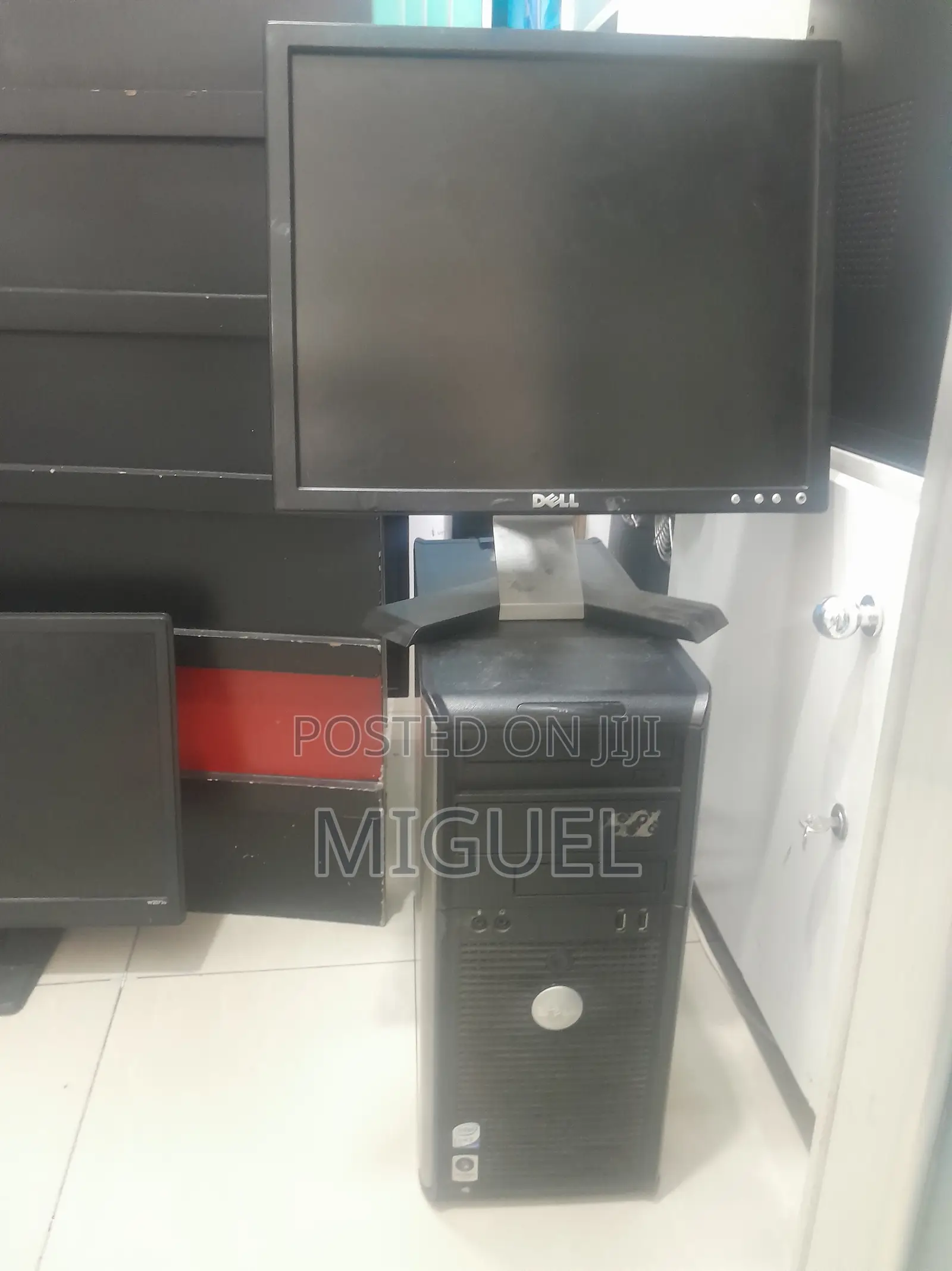 Desktop Computer Dell 3GB Intel HDD 160GB