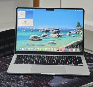 New Laptop Apple MacBook Air 2024 M3 16GB Apple M3 SSD 256GB