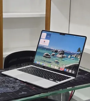 New Laptop Apple MacBook Air 2024 M3 16GB Apple M3 SSD 256GB