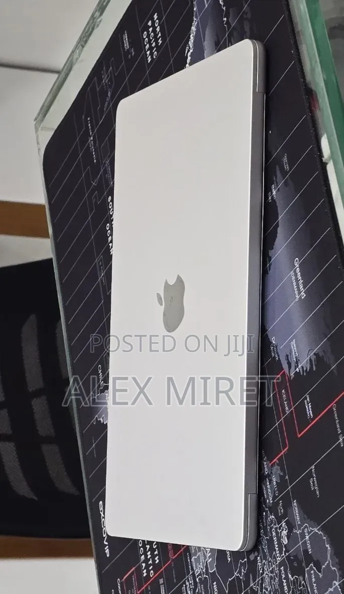 New Laptop Apple MacBook 16GB Apple M3 SSD 256GB