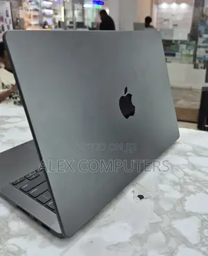 New Laptop Apple MacBook 16GB Apple M5 Pro SSD 1T