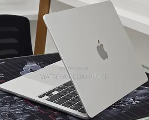 New Laptop Apple MacBook Air 2024 M3 16GB Apple M3 SSD 256GB
