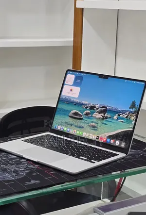 New Laptop Apple MacBook Air 2024 M3 16GB Apple M3 SSD 256GB