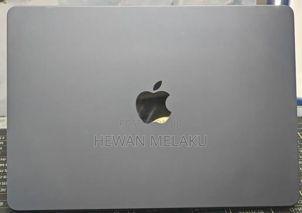 New Laptop Apple MacBook Air 2022 M2 8GB Apple M2 SSD 512GB