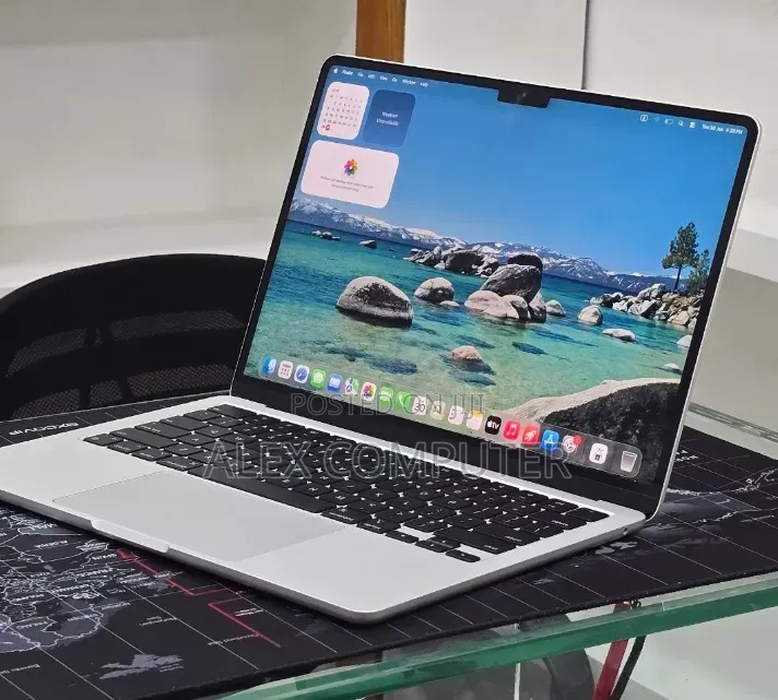 New Laptop Apple MacBook Air 2024 M3 16GB Apple M3 SSD 256GB