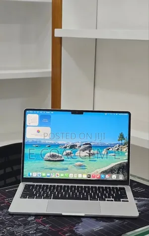 New Laptop Apple MacBook 16GB Apple M3 SSD 256GB