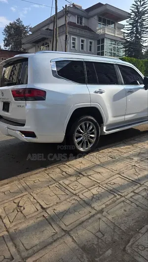 Toyota V6 2024 for Rent