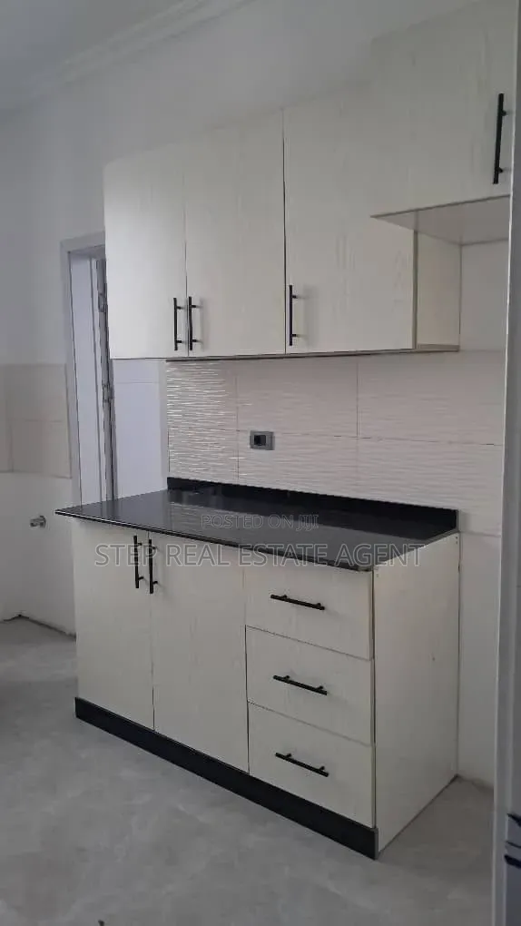 3bdrm Apartment in Meskel Flower, Bole for sale