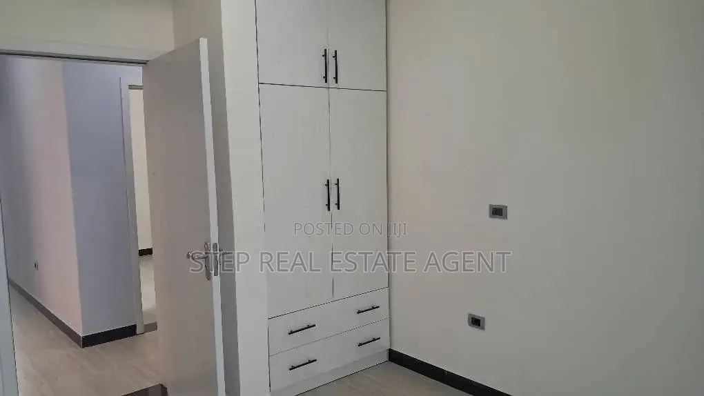 3bdrm Apartment in Meskel Flower, Bole for sale