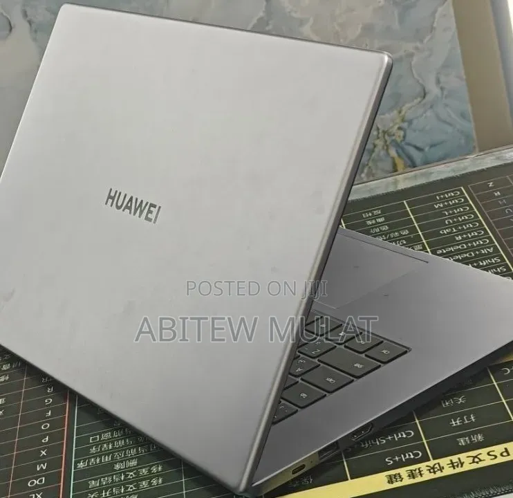New Laptop Huawei Matebook D 15 8GB Intel Core i3 SSD 256GB