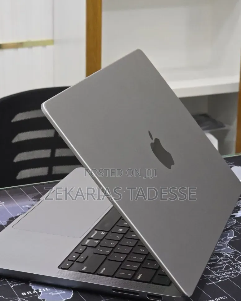 New Laptop Apple MacBook Pro 2023 M3 8GB Apple M3 SSD 512GB