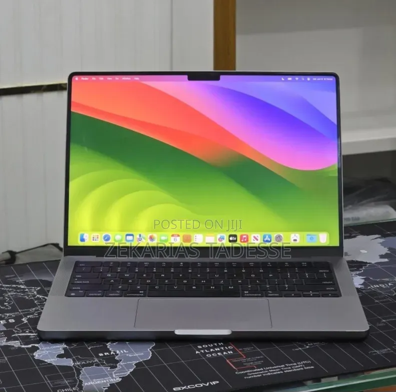 New Laptop Apple MacBook Pro 2023 M3 8GB Apple M3 SSD 512GB