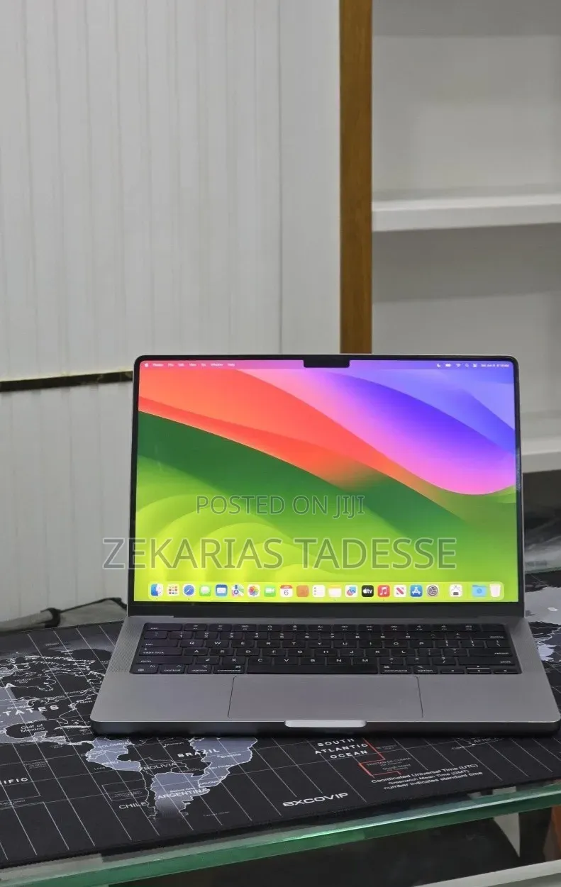 New Laptop Apple MacBook Pro 2023 M3 8GB Apple M3 SSD 512GB