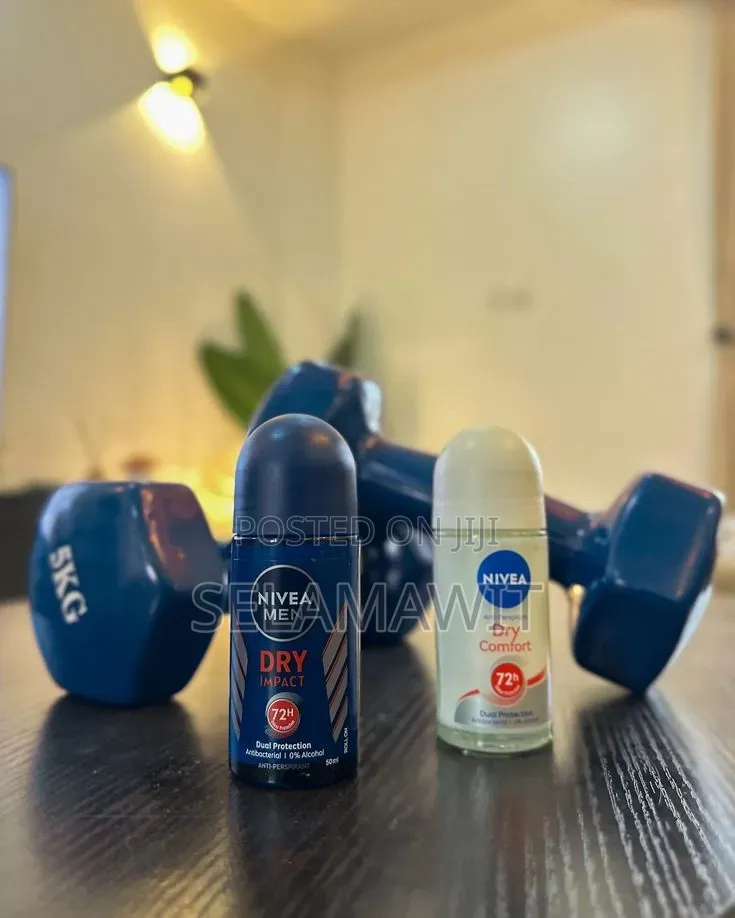 NIVEA Dry Comfort Dual Protection (Light/White Bottle)