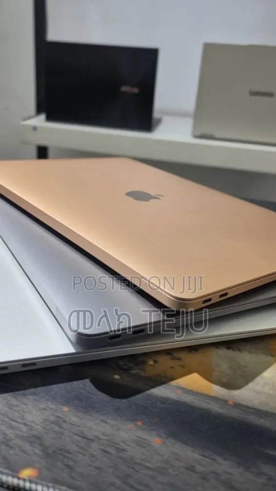 New Laptop Apple MacBook Air 8GB Apple M1 SSD 256GB