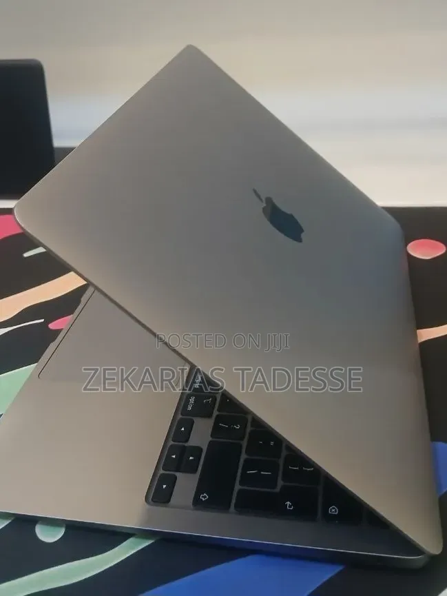 New Laptop Apple MacBook Air 2020 M1 8GB Apple M1 SSD 256GB