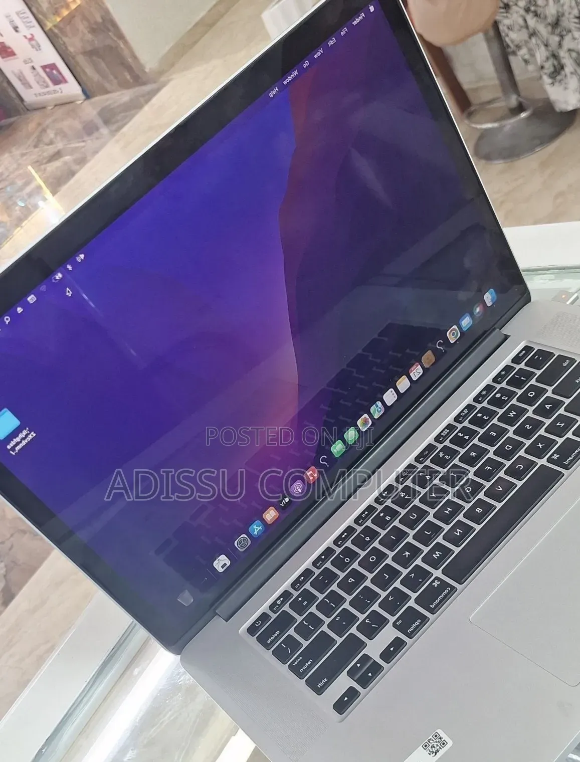 New Laptop Apple MacBook Pro 2015 16GB Intel Core i7 SSD 256GB