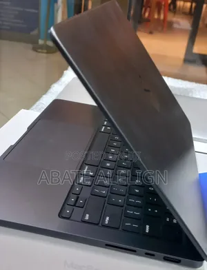 New Laptop Apple MacBook Pro 2025 M5 16GB Apple M5 Pro SSD 512GB