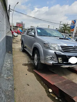 Toyota Hilux 2015 Purple