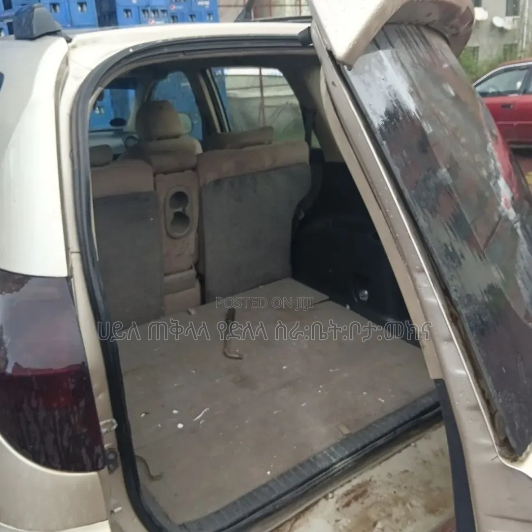 Toyota RAV4 2006 Gold