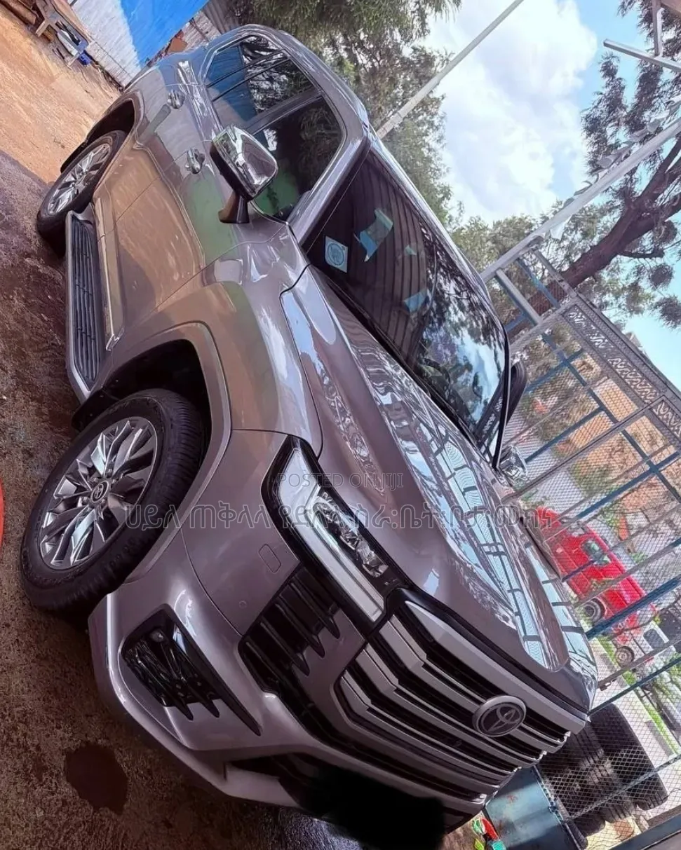 Toyota Land Cruiser 2022 Purple