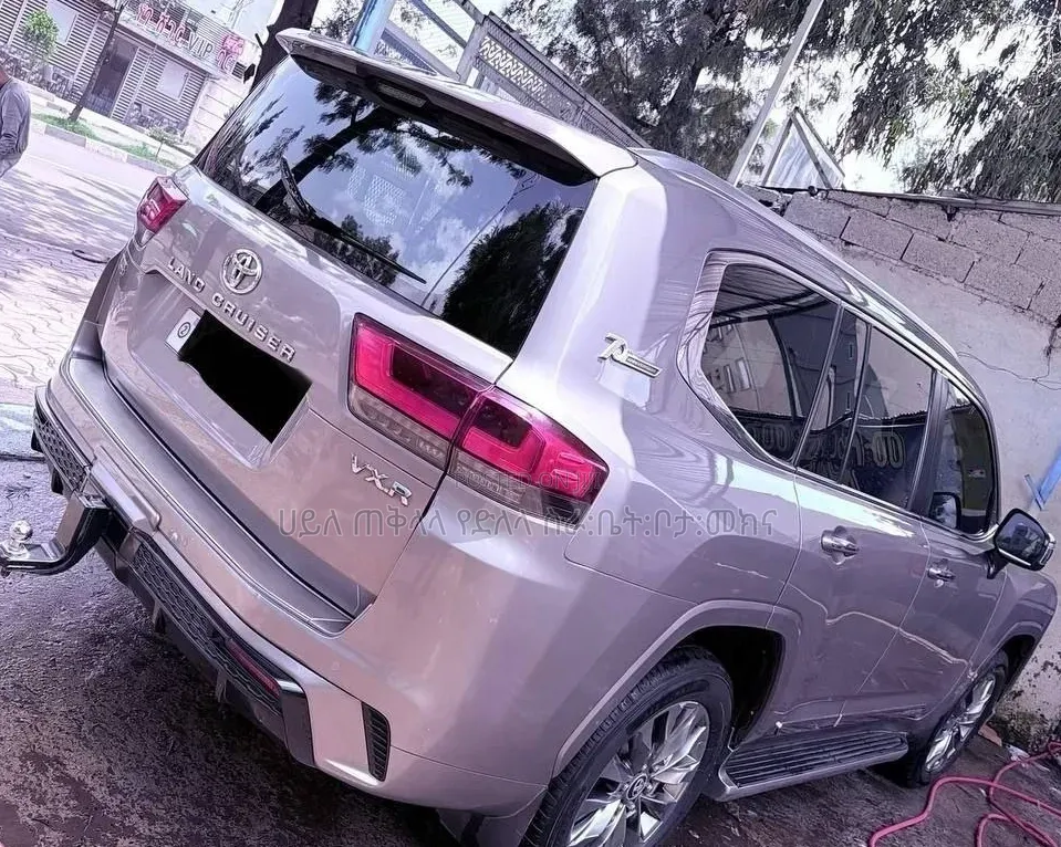 Toyota Land Cruiser 2022 Purple