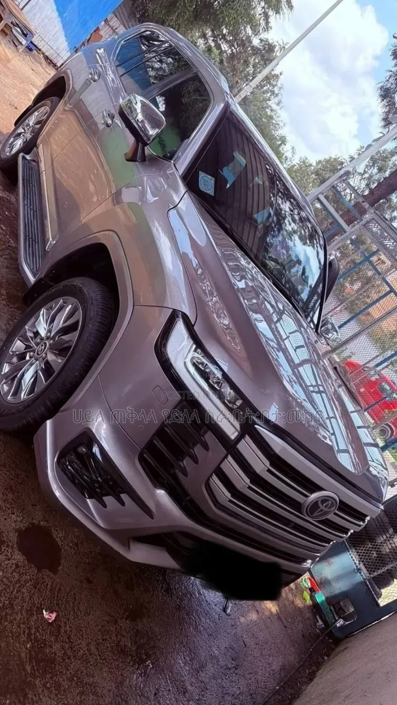 Toyota Land Cruiser 2022 Purple