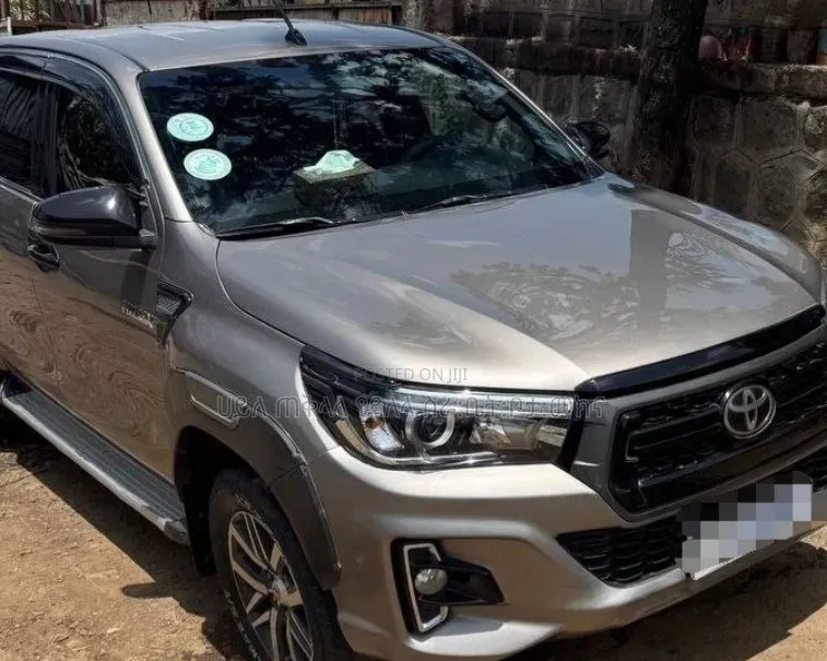 Toyota Hilux 2020 Purple