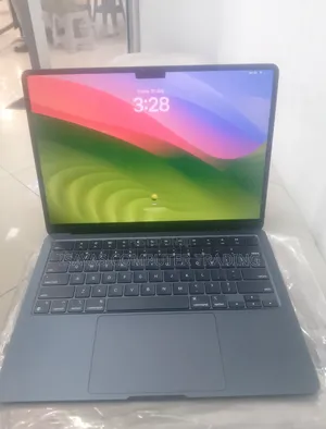 New Laptop Apple MacBook Air 2022 M2 8GB Apple M2 SSD 512GB