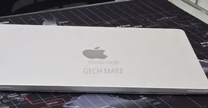 New Laptop Apple MacBook Air 2024 M3 16GB Intel SSD 256GB