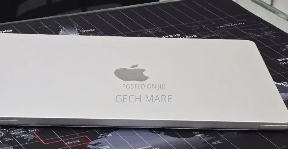 New Laptop Apple MacBook Air 2024 M3 16GB Intel SSD 256GB