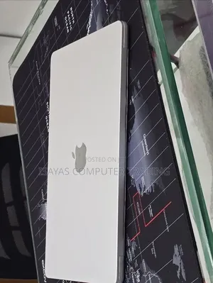 New Laptop Apple MacBook Air 2024 M3 16GB Apple M3 SSD 256GB