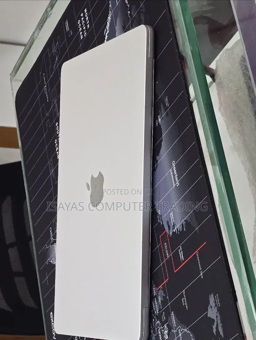 New Laptop Apple MacBook Air 2024 M3 16GB Apple M3 SSD 256GB