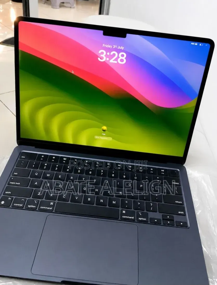 New Laptop Apple MacBook Air 2022 M2 8GB Apple M2 SSD 512GB