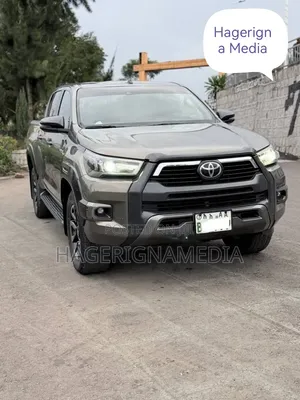 Toyota Hilux 2021 Gray