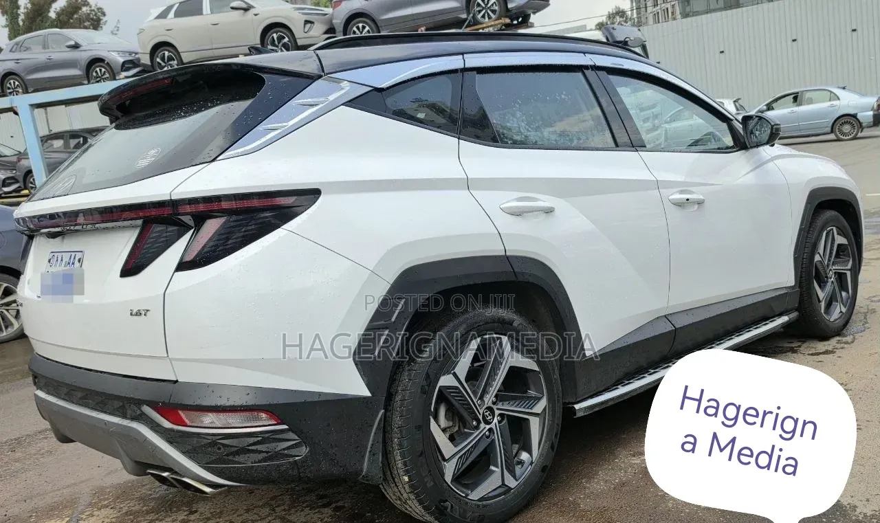 Hyundai Tucson 2022 White