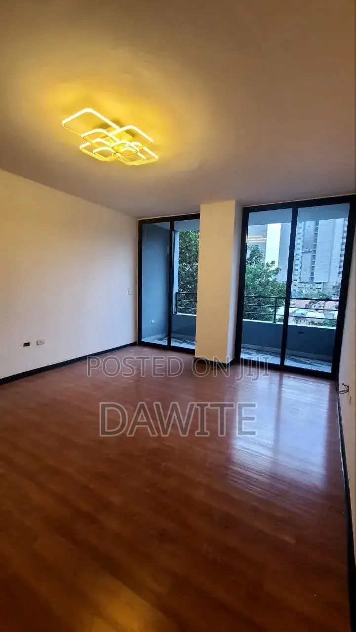 3bdrm Apartment in የግል አፓርታማ, Bole for sale