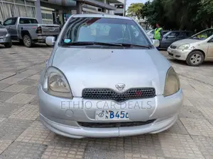 Toyota Vitz 2001 Silver