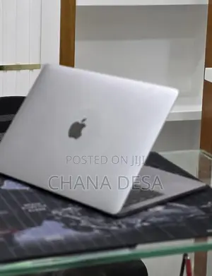 New Laptop Apple MacBook Pro 2017 16GB Intel Core i5 SSD 512GB