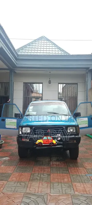 Mitsubishi L200 2000 Blue