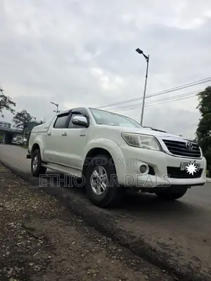 Toyota Hilux 2012 White