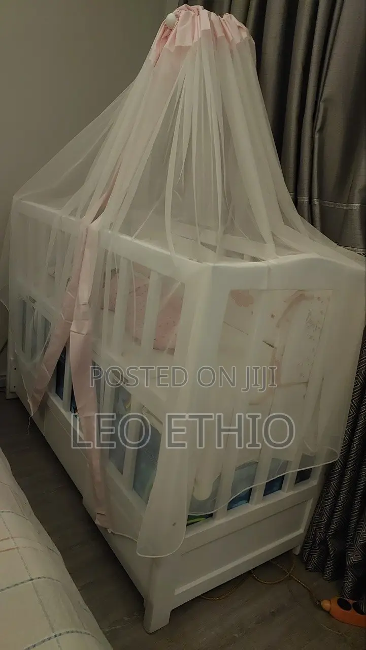 የልጆች አልጋ #2 አሉን Bed Net አለው Excellent Condition!