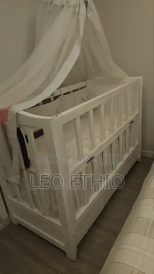 የልጆች አልጋ #2 አሉን Bed Net አለው Excellent Condition!
