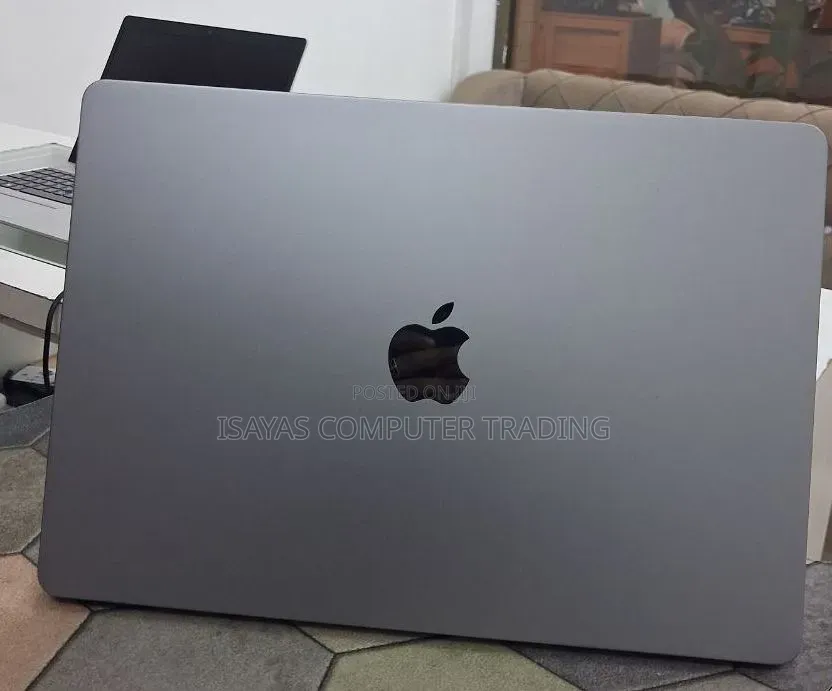 New Laptop Apple MacBook Air 2024 M3 8GB Apple M3 SSD 512GB