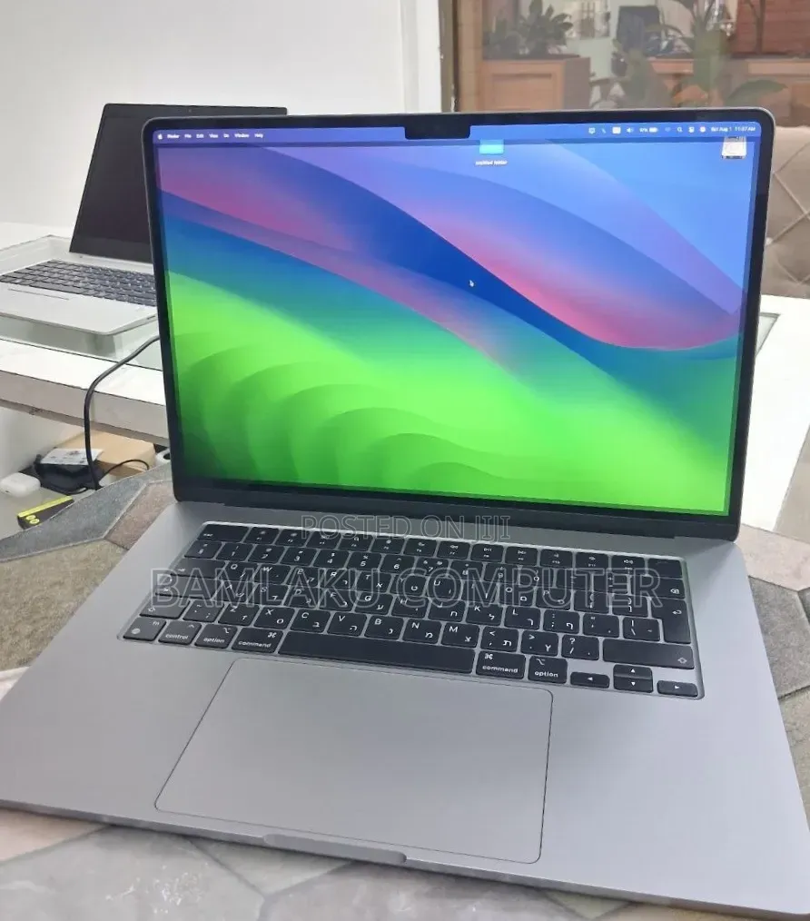 New Laptop Apple MacBook Air 2024 M3 8GB Apple M3 SSD 512GB